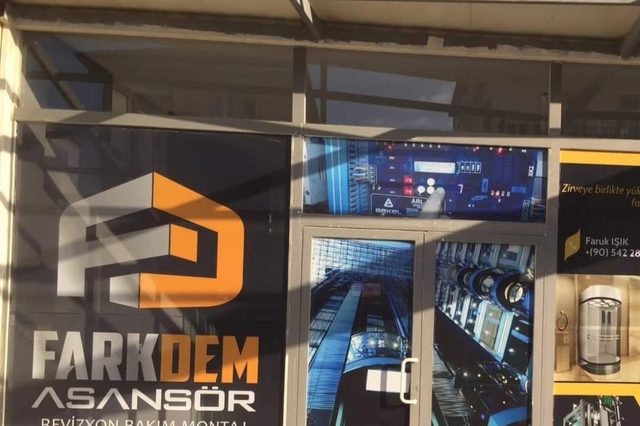Larende asansör ve temizlik