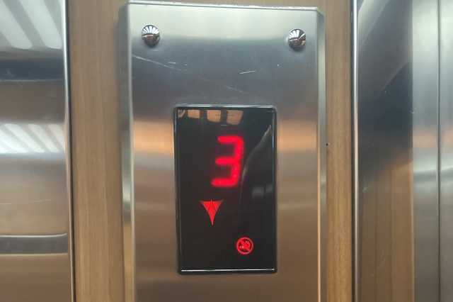 Üçgen Lift Asansör